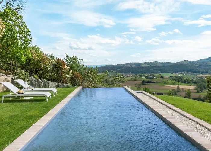 Vakantiehuis Kristomi Weinbergvillen *